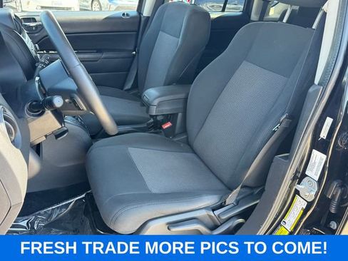Used 2012 Jeep Compass Latitude FWD image 13