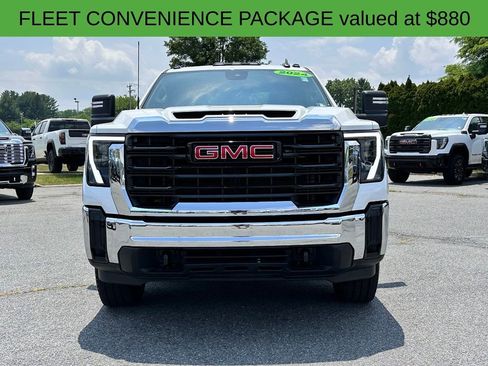 Used 2024 GMC Sierra 2500 Pro w/ 1SA Pro Safety Plus Package AWD/4WD image 5