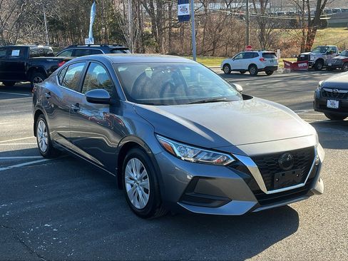 Used 2022 Nissan Sentra S image 3