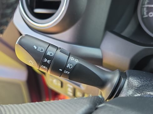 Used 2018 Toyota Tacoma TRD Sport RWD image 23