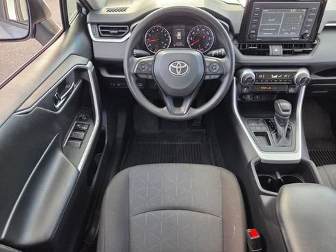 Used 2022 Toyota RAV4 XLE w/ Convenience Package FWD image 12