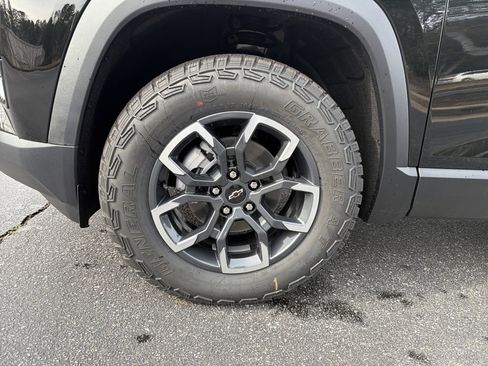 New 2026 Chevrolet Equinox ACTIV w/ Convenience Package III image 11