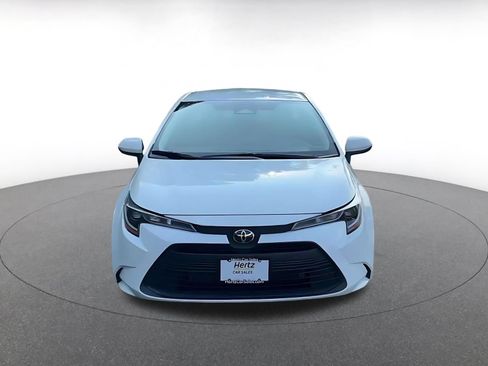 Used 2025 Toyota Corolla LE FWD image 4