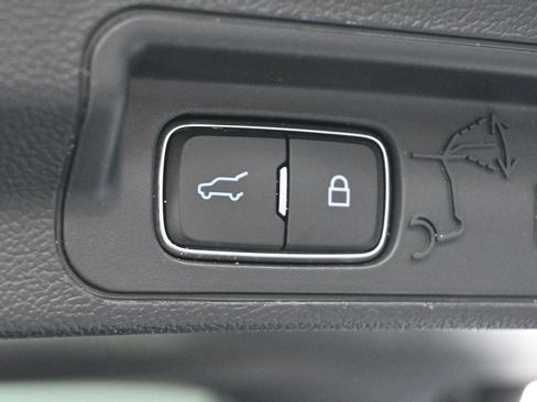 Used 2020 Ford Explorer Limited AWD/4WD image 10