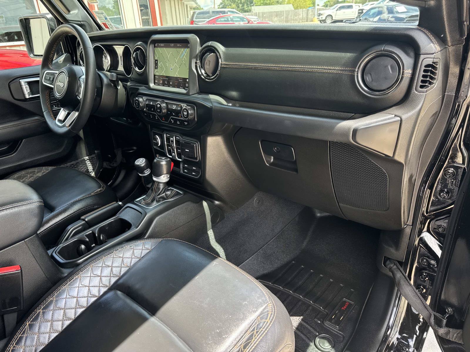 Used 2023 Jeep Gladiator Overland AWD/4WD image 12