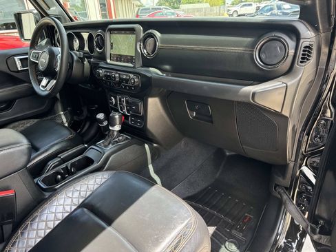 Used 2023 Jeep Gladiator Overland AWD/4WD image 12