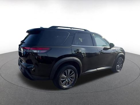 Used 2025 Nissan Pathfinder SV AWD/4WD image 15