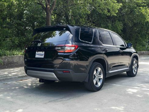 Used 2025 Honda Pilot EX-L image 9