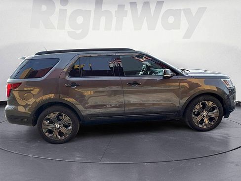 Used 2018 Ford Explorer Sport w/ Equipment Group 401A image 6
