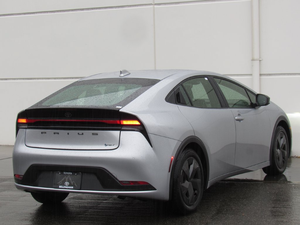 Certified 2025 Toyota Prius LE FWD image 6