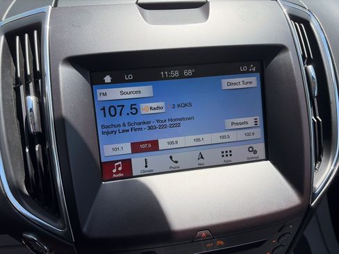 Used 2019 Ford Edge Titanium w/ Equipment Group 301A AWD/4WD image 22