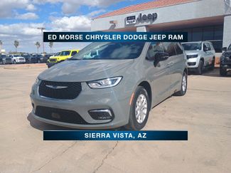 New 2025 Chrysler Pacifica Select video 1