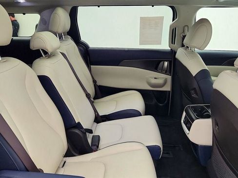 Used 2025 Kia Carnival SX w/ SX Dark Edition Package FWD image 25