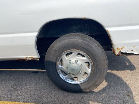 Used 2003 Ford E-250 and Econoline 250 image 12