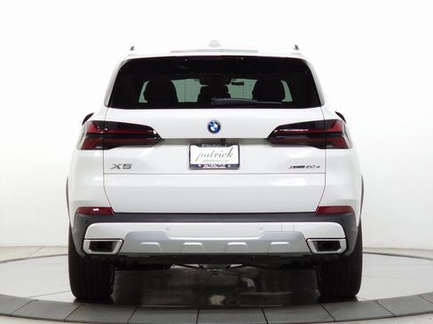 Used 2026 BMW X5 xDrive50e w/ Climate Comfort Package image 7