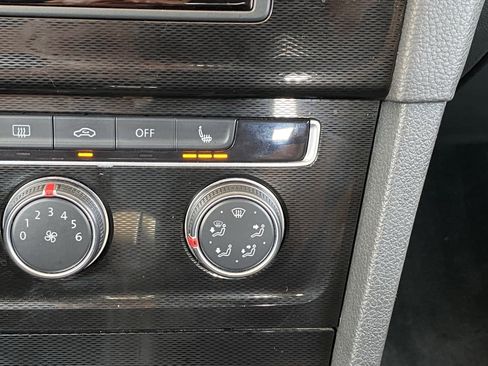 Used 2017 Volkswagen GTI Sport image 25