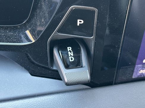 New 2025 Porsche Macan Electric image 23