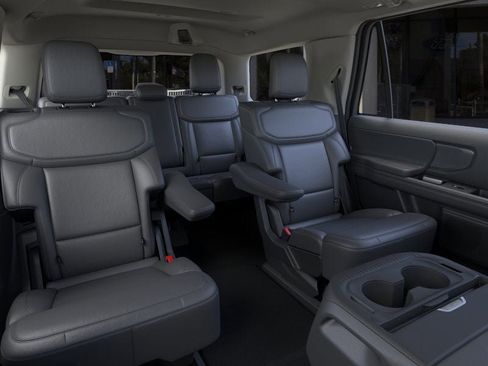 New 2026 Ford Expedition Active image 11