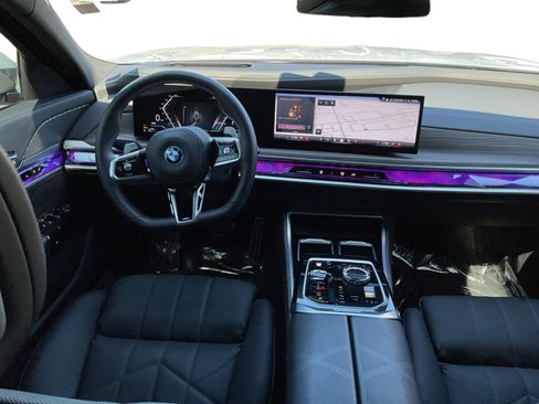 Used 2025 BMW 750e xDrive w/ Premium Package AWD/4WD image 14