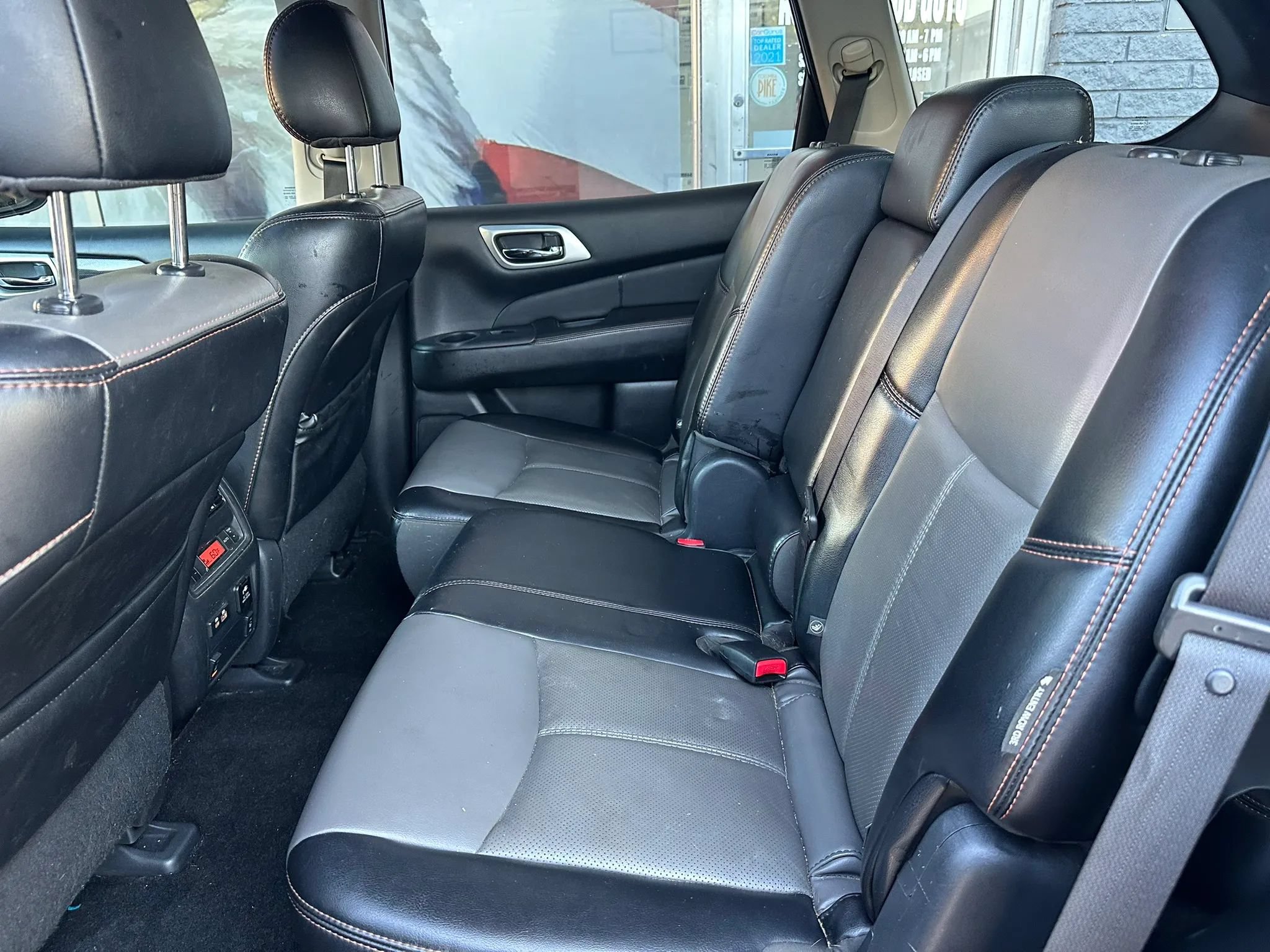 Used 2019 Nissan Pathfinder SL FWD image 10