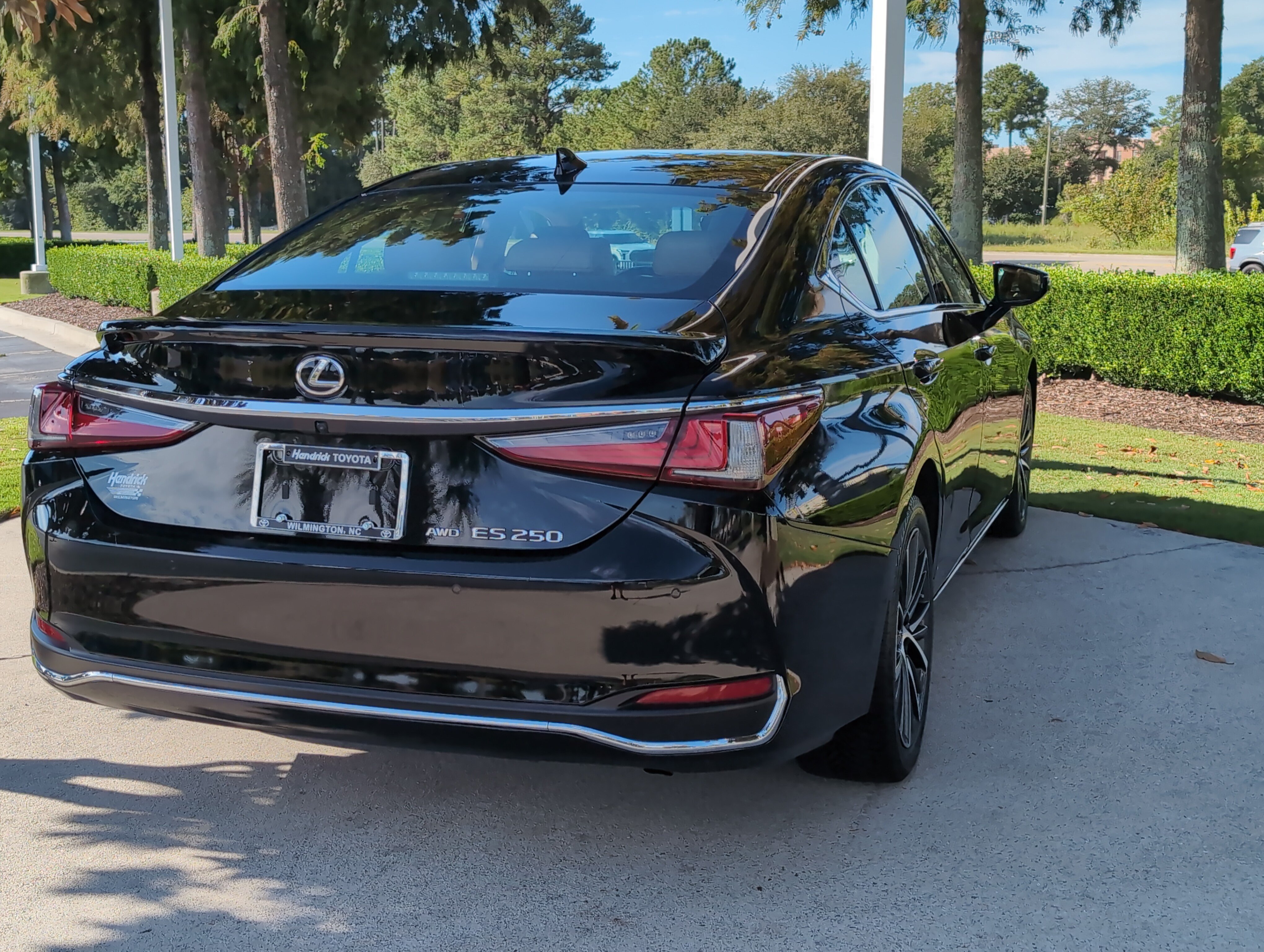 Used 2023 Lexus ES 250 w/ Premium Package AWD/4WD image 10