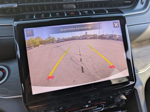 New 2025 Jeep Grand Cherokee Limited w/ Black Appearance Package image 25