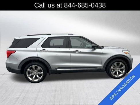 Used 2020 Ford Explorer Platinum w/ Premium Technology Package image 4