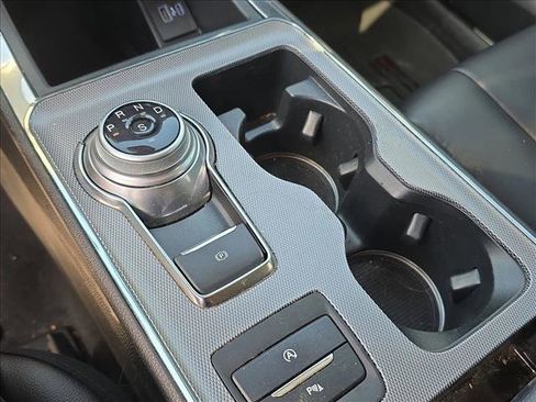 Used 2021 Ford Edge Titanium image 15