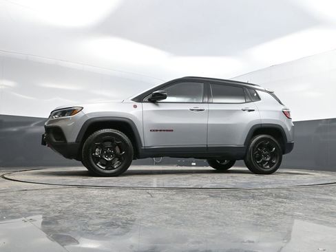Used 2023 Jeep Compass Trailhawk image 33