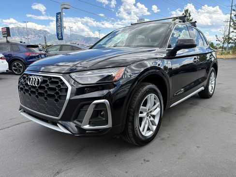Used 2023 Audi Q5 2.0T Premium w/ S Line w/ Convenience Package AWD/4WD image 3