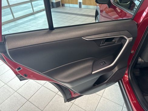 Used 2019 Toyota RAV4 LE image 13