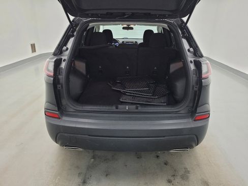 Used 2019 Jeep Cherokee Latitude w/ Cold Weather Group AWD/4WD image 29