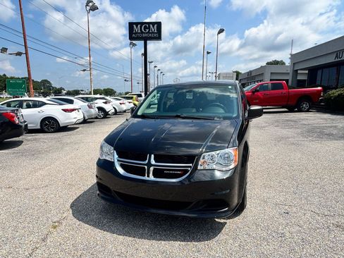 Used 2019 Dodge Grand Caravan SE FWD image 6