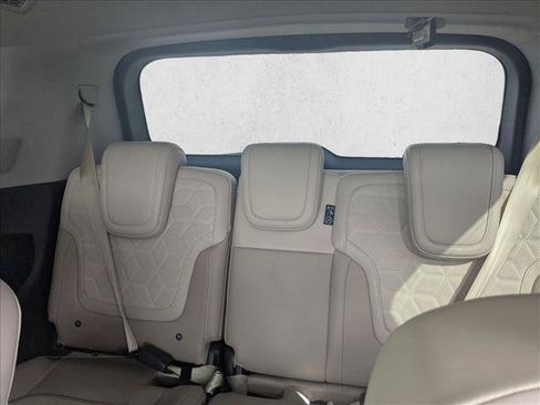 Used 2025 Nissan Armada Platinum Reserve AWD/4WD image 16