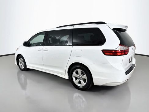 Certified 2018 Toyota Sienna LE FWD image 6