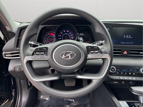 Used 2023 Hyundai Elantra SEL FWD image 21