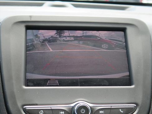 Used 2022 Chevrolet Equinox LS FWD image 13