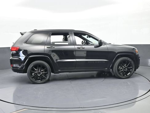 Used 2020 Jeep Grand Cherokee Altitude RWD image 7