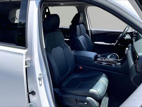 Used 2025 Honda Pilot Touring image 23