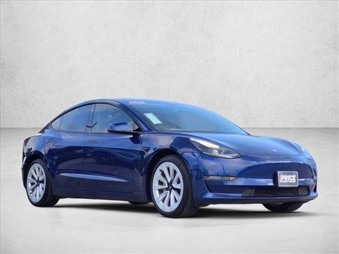 Used 2021 Tesla Model 3 Standard Range Plus RWD image 3