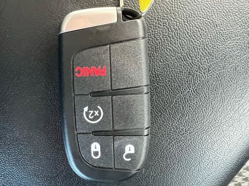 Used 2022 Dodge Challenger GT RWD image 29