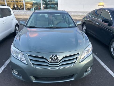 Used 2011 Toyota Camry XLE image 14
