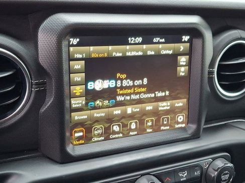 Used 2021 Jeep Wrangler Unlimited Sahara image 18