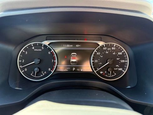 Used 2025 Nissan Rogue SV image 24