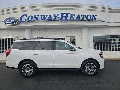 Used 2025 Ford Expedition Active image 1