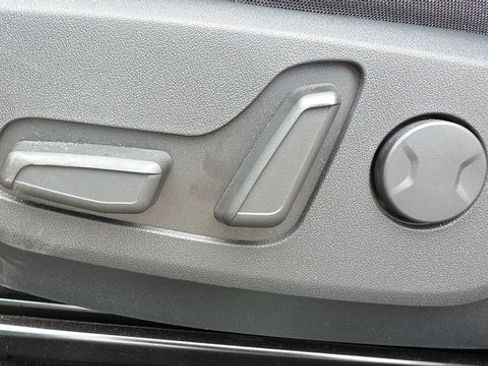 Used 2024 Kia Niro Wave w/ Wave Preserve Package FWD image 35