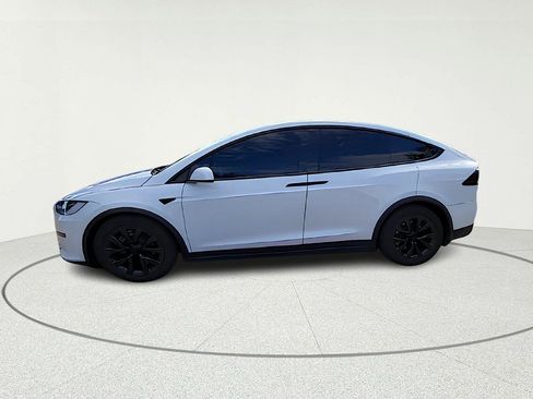 Used 2023 Tesla Model X Plaid image 2