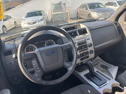 Used 2010 Ford Escape XLT image 13