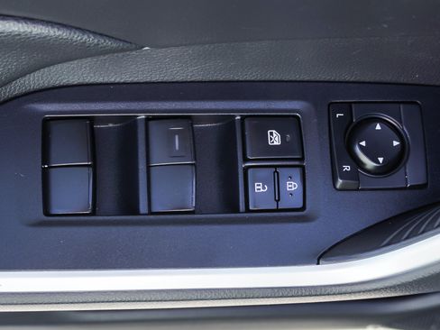 Certified 2021 Toyota RAV4 XLE w/ Convenience Package FWD image 20