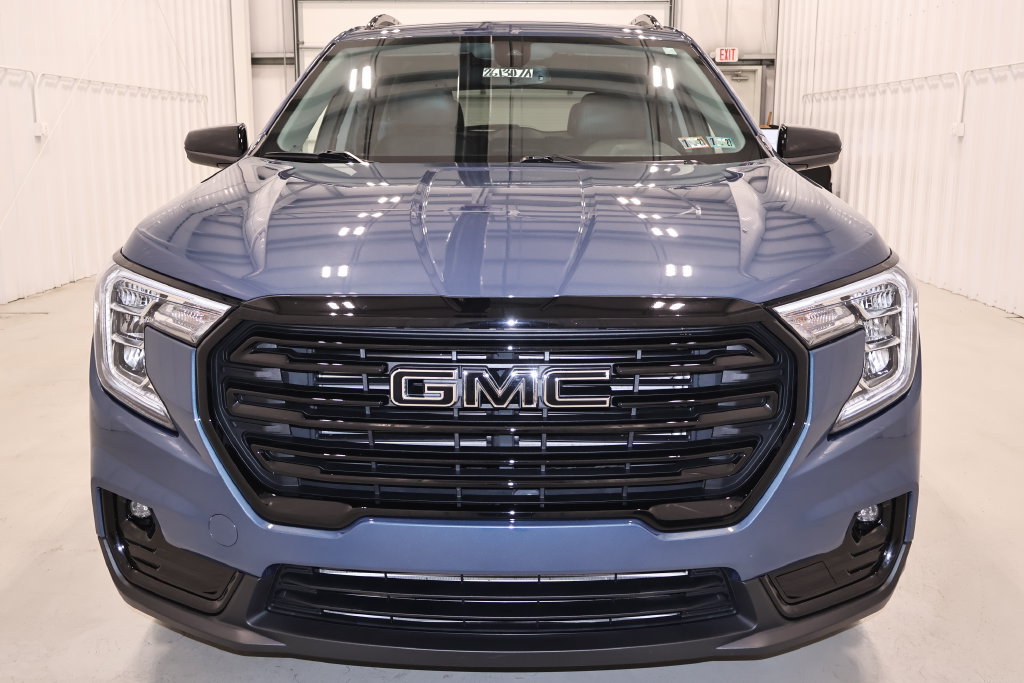 Used 2024 GMC Terrain SLT w/ Elevation Edition AWD/4WD image 4